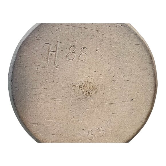 1985 Handmade Beige Stoneware Pottery Jar, Lid & Blue Floral Design Signed 7" - Picture 9 of 9